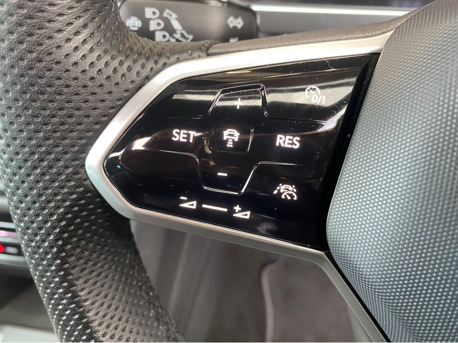 2024 Volkswagen Tiguan - image 20