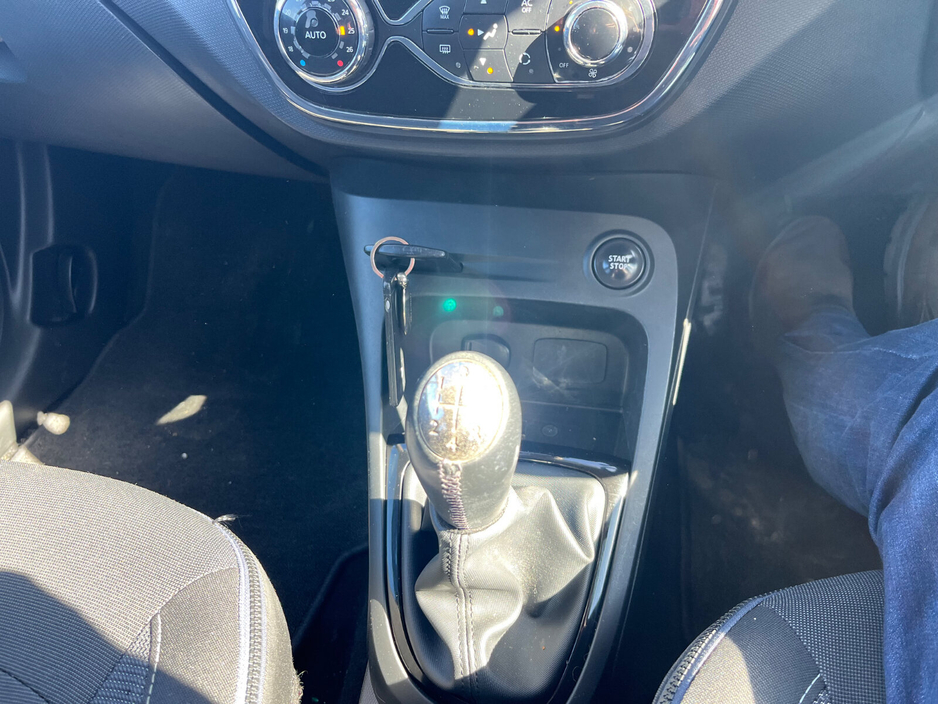 2015 Renault Captur - image 11