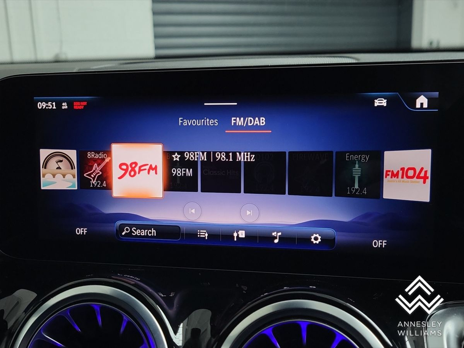 2025 Mercedes-Benz EQB - image 18