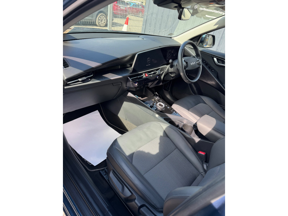 2023 Kia Niro - image 7