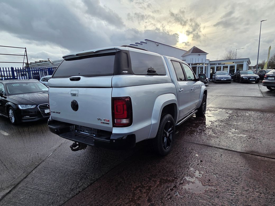 2017 Volkswagen Amarok - image 8