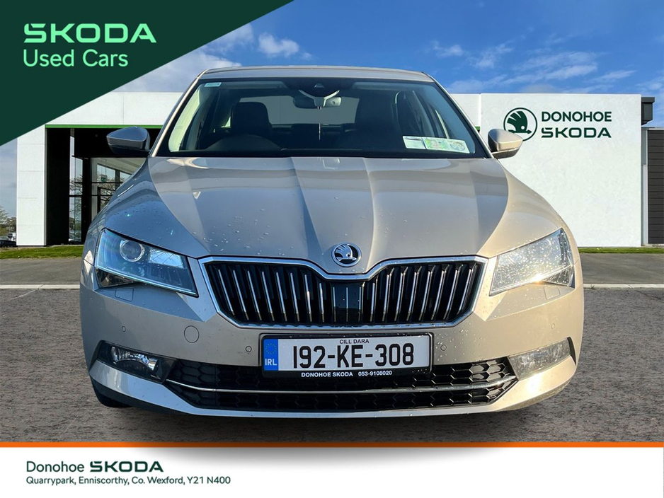 2019 Skoda Superb - image 7