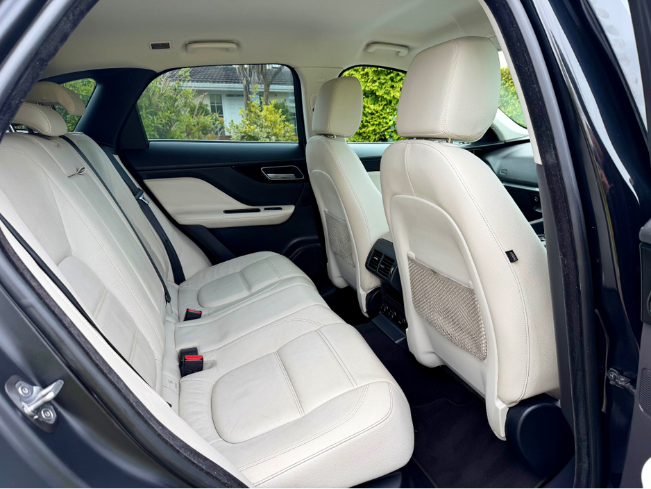 2017 Jaguar F-Pace - image 17