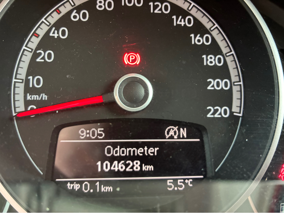 2018 Volkswagen up! - image 12