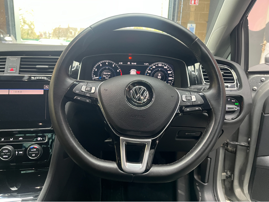 2018 Volkswagen Golf - image 8
