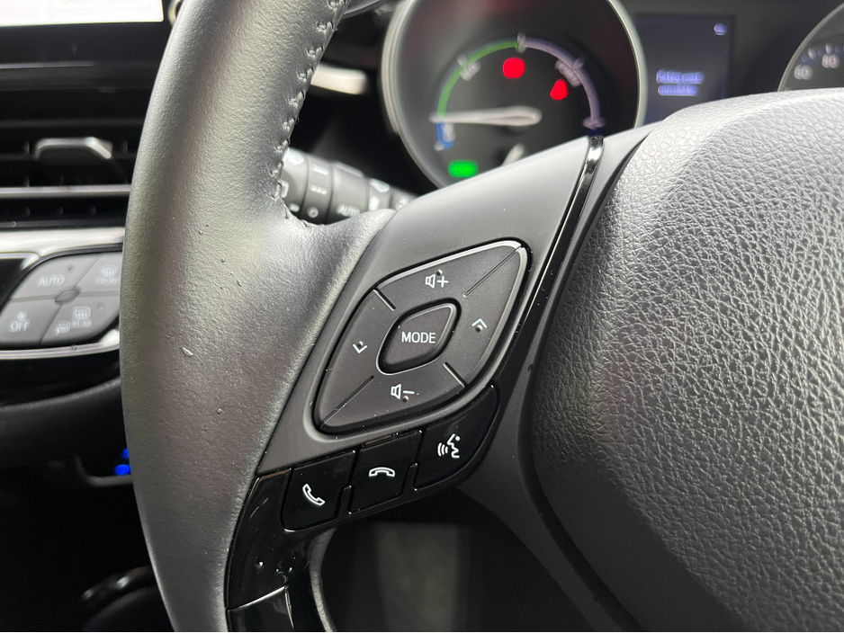 2020 Toyota C-HR - image 20