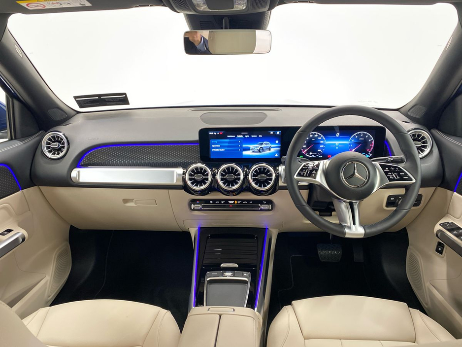 2025 Mercedes-Benz GLB - image 10