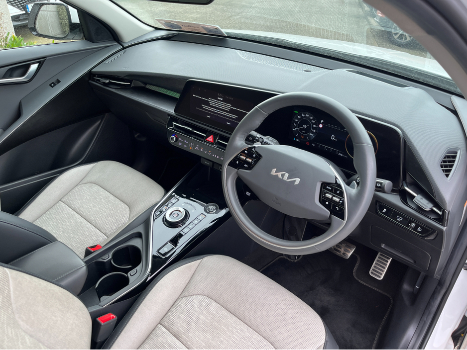 2023 Kia Niro - image 15