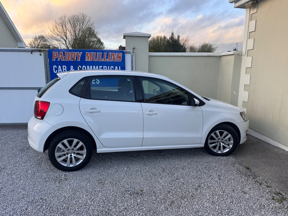 2011 Volkswagen Polo - image 4