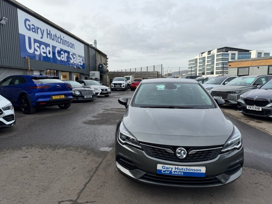 2021 Vauxhall Astra - image 8