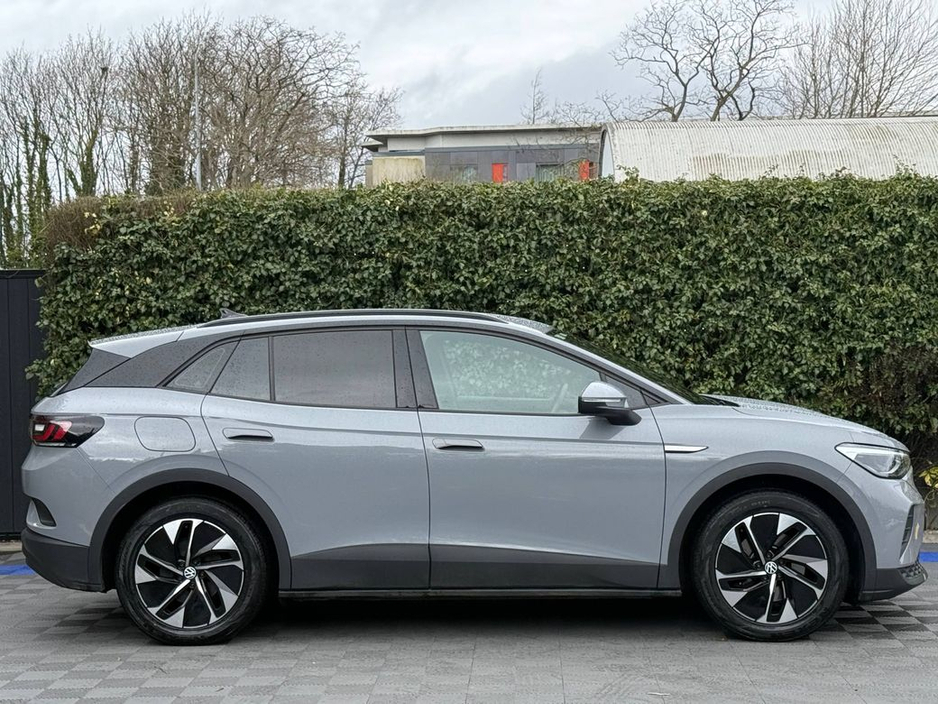 2023 Volkswagen ID.4 - image 2