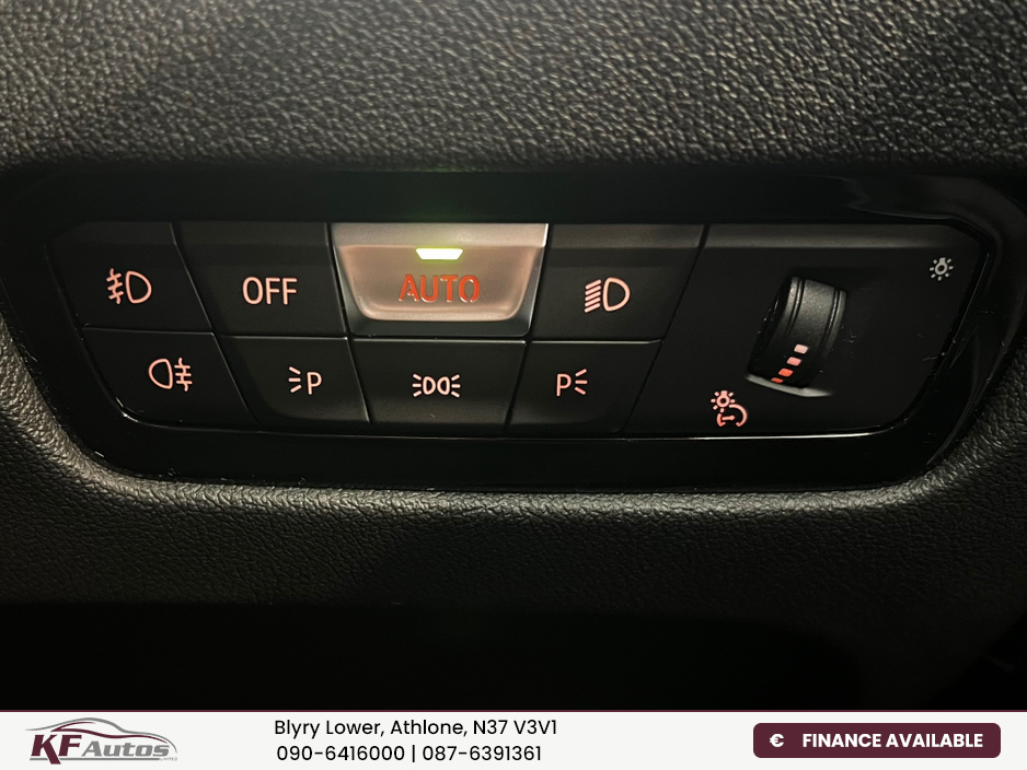 2022 BMW 3 Series - image 33