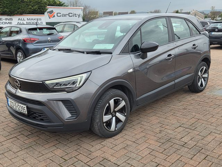 2022 Opel Crossland - image 2
