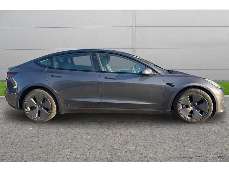 2022 Tesla Model 3 - image 2