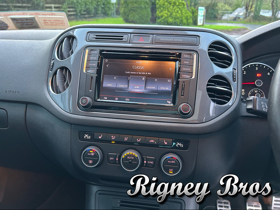 2016 Volkswagen Tiguan - image 13