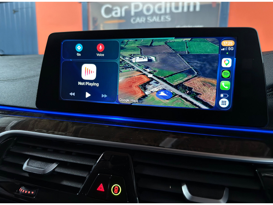 2017 BMW 5 Series - image 31