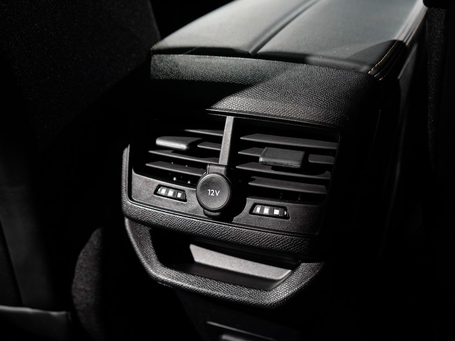 2021 Peugeot 3008 - image 14