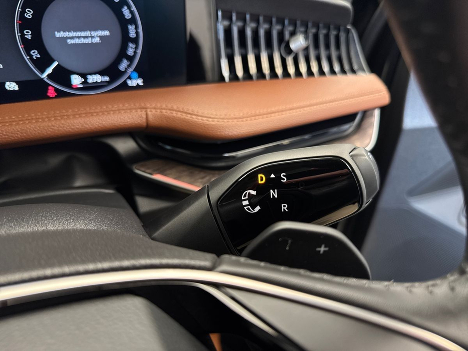 2025 Skoda Superb - image 21