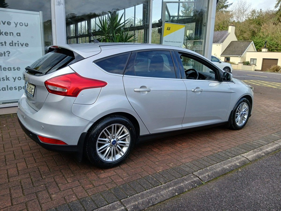 2017 Ford Focus - image 8