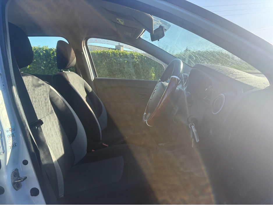 2016 Dacia Logan - image 7