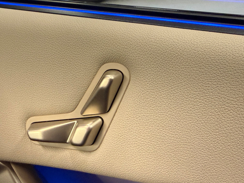 2023 BMW iX - image 22