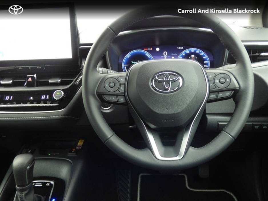 2023 Toyota Corolla Hybrid Luna Sport Saloon €28,950