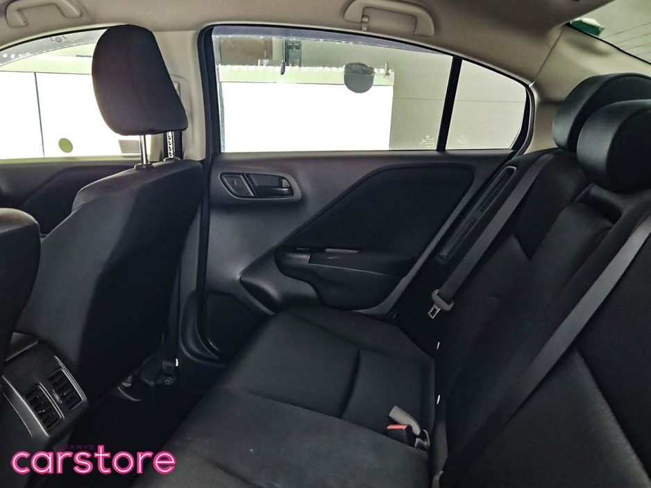 2019 Honda Grace - image 18