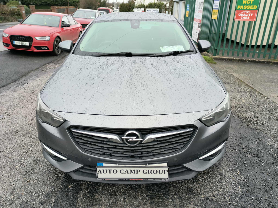 2018 Opel Insignia - image 2