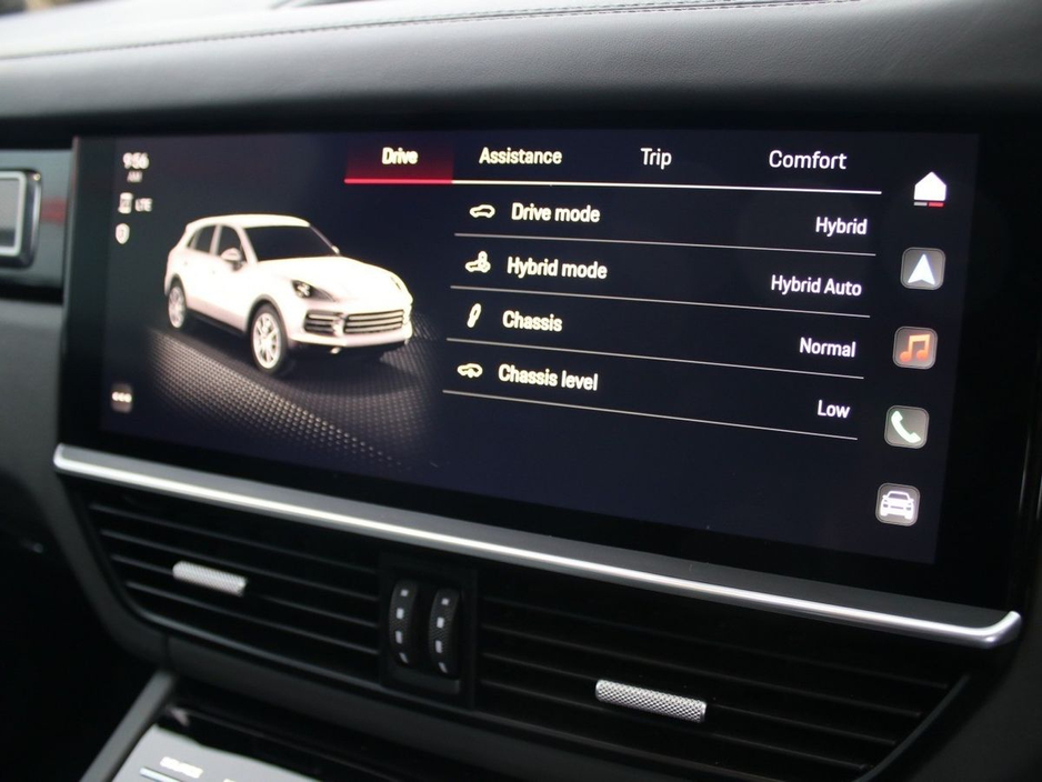 2023 Porsche Cayenne E-Hybrid Platinum Edition €77,000