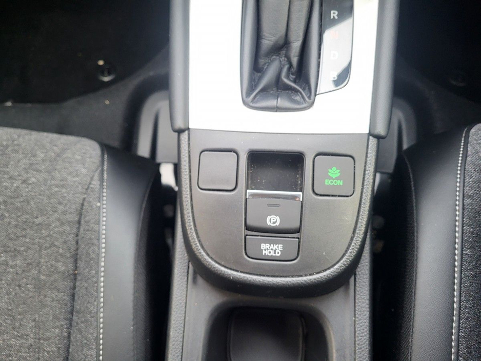 2022 Honda Jazz - image 9