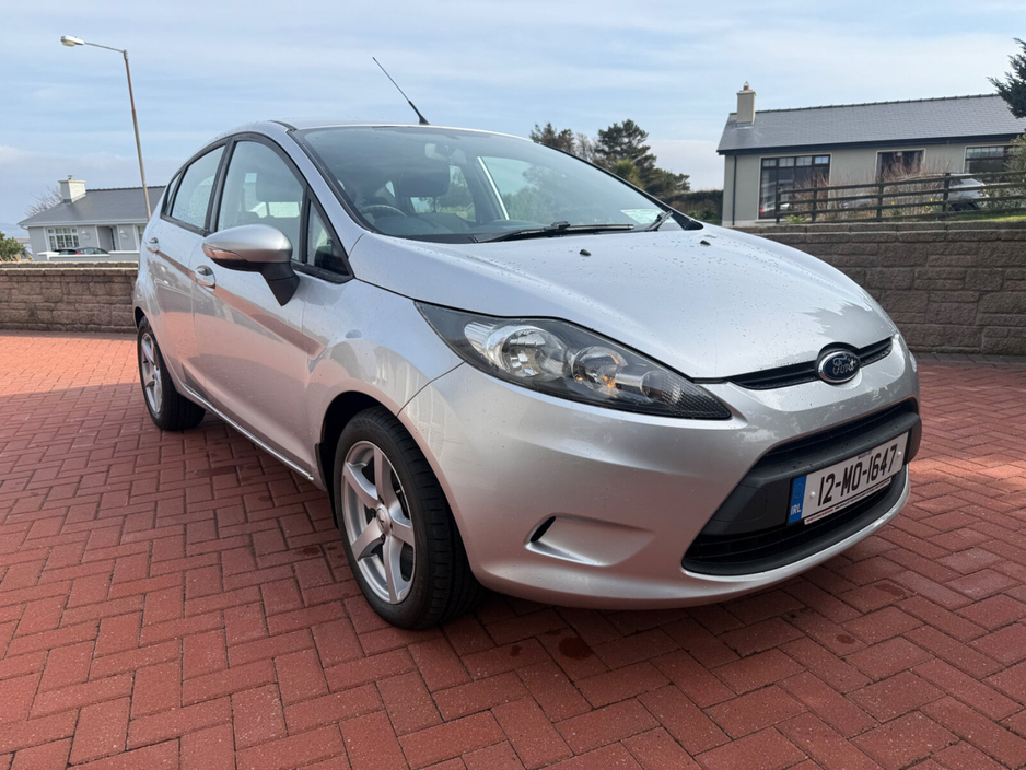 2012 Ford Fiesta - image 6