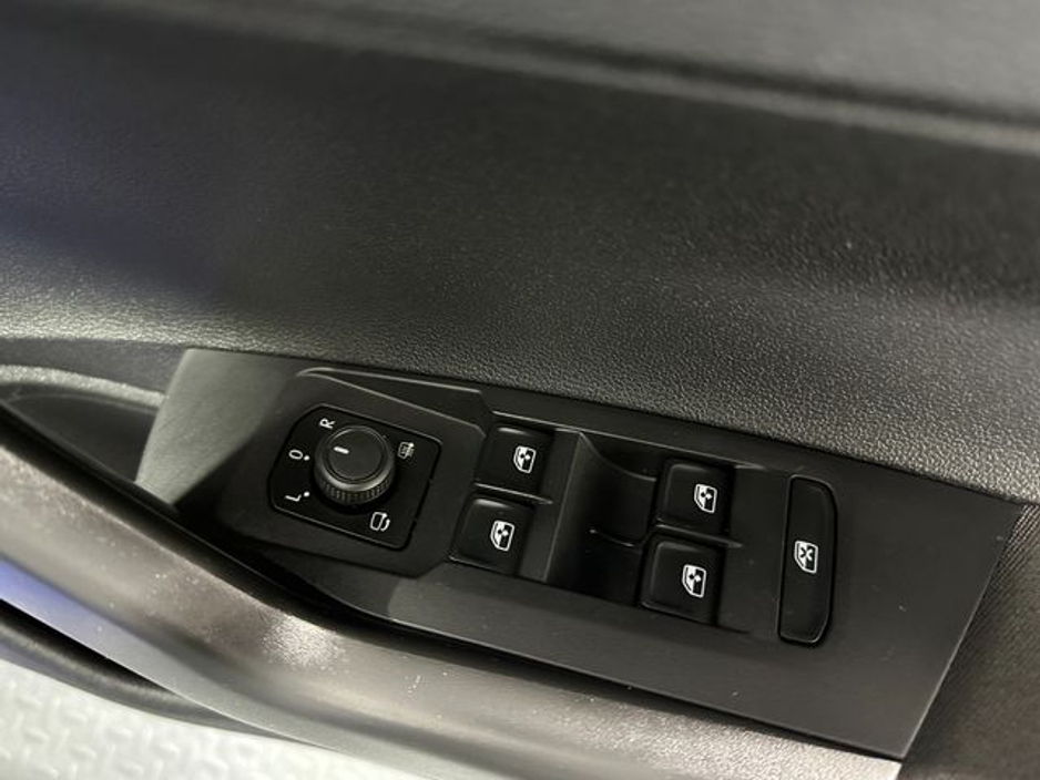 2024 Volkswagen Taigo - image 20