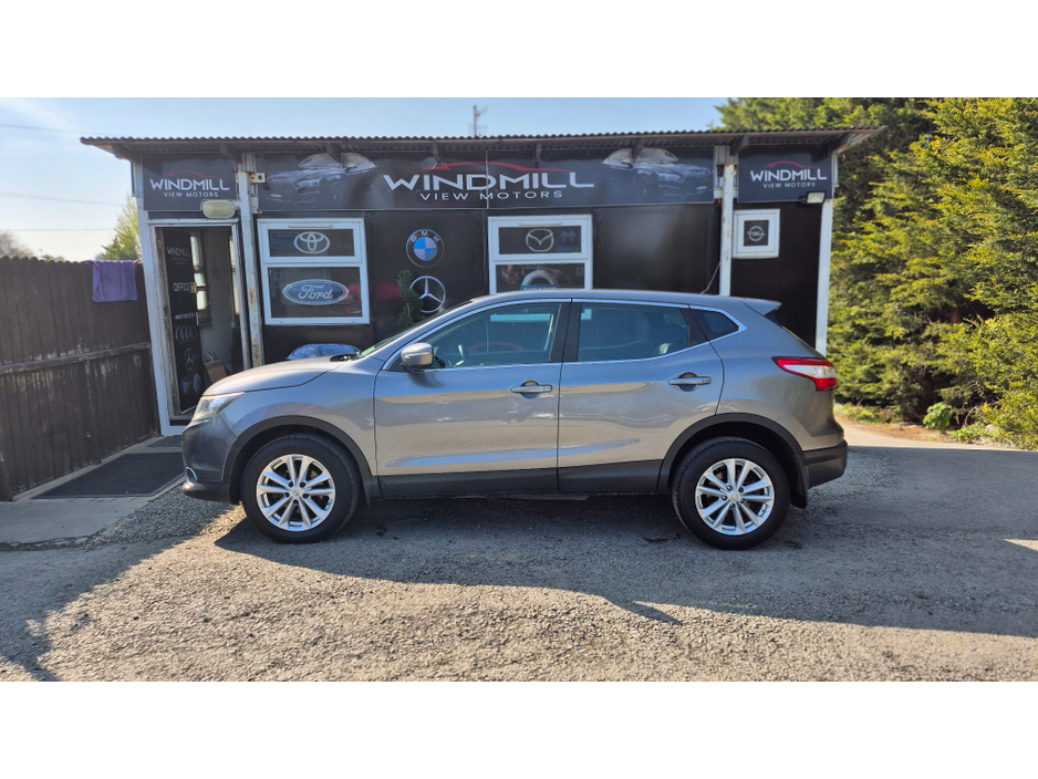 2014 Nissan Qashqai - image 4