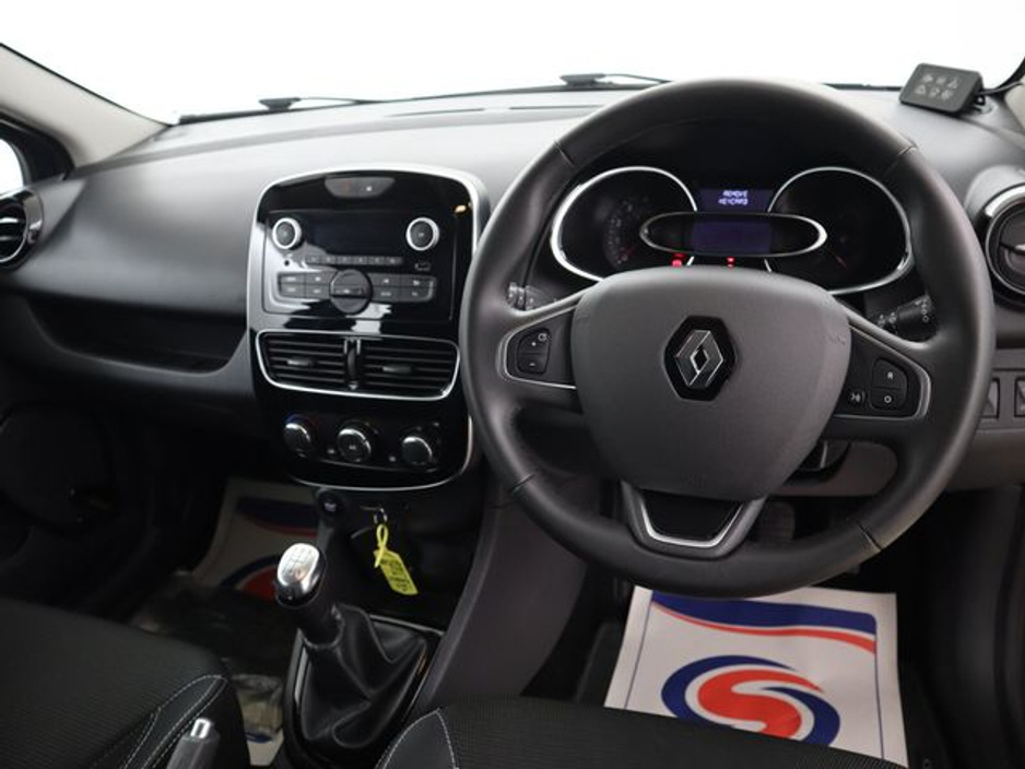 2019 Renault Clio - image 11