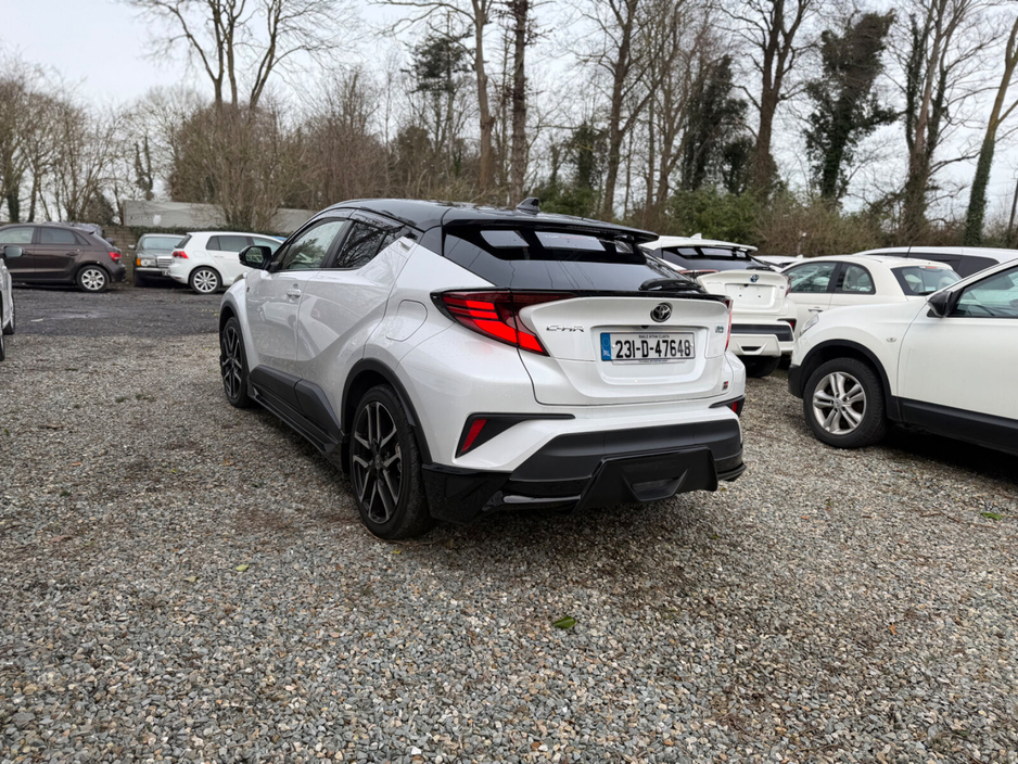 2023 Toyota C-HR 1.8 HYBRID LUNA €31,999