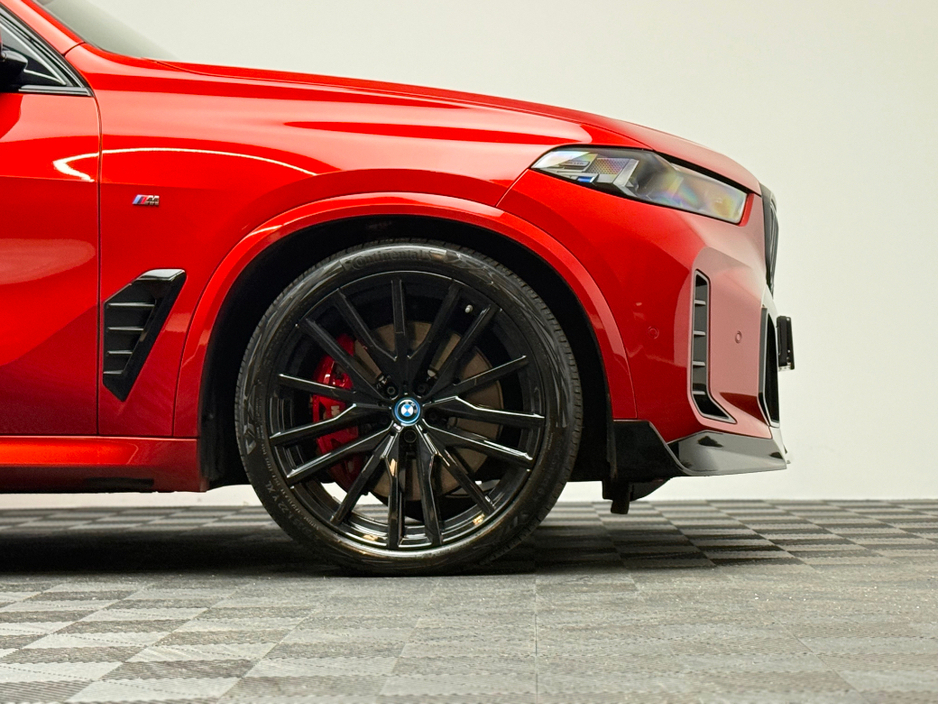 2025 BMW X5 - image 9