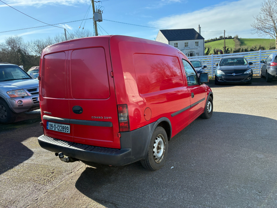 2009 Opel Combo - image 4