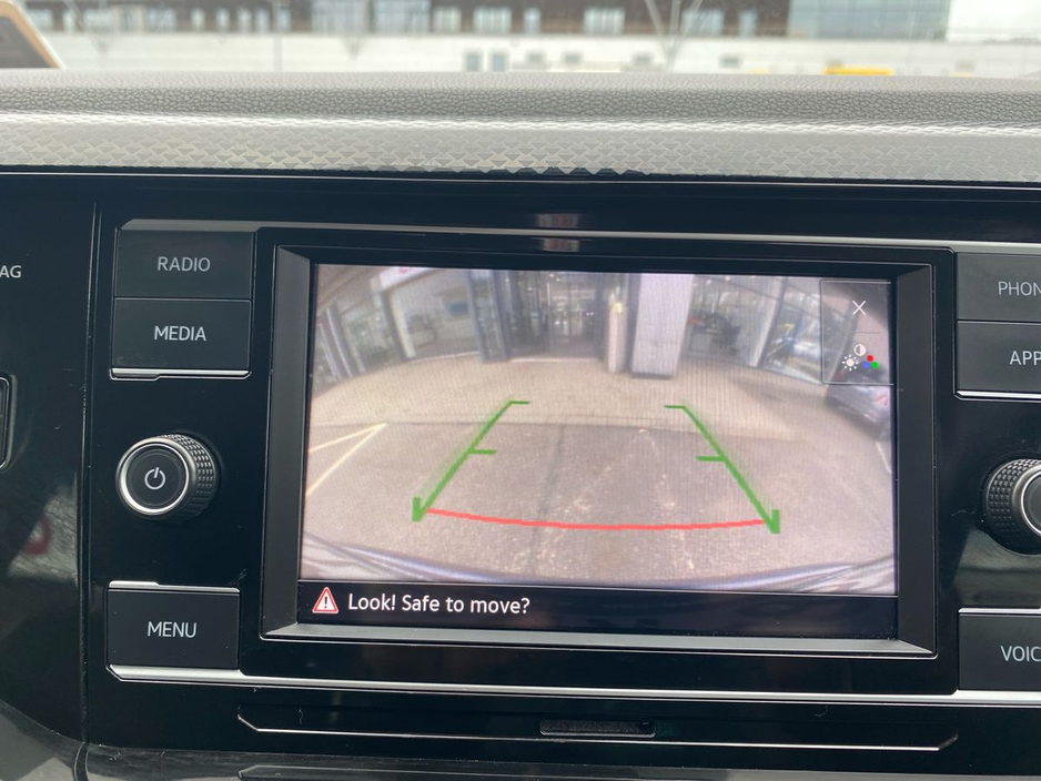 2022 Volkswagen Taigo - image 21