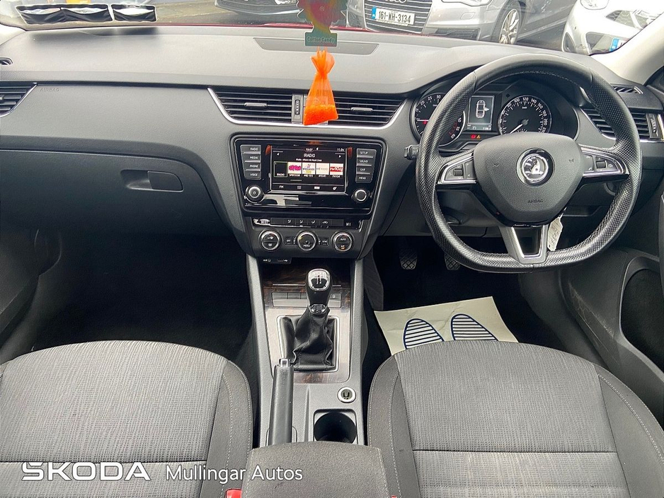 2017 Skoda Octavia - image 2