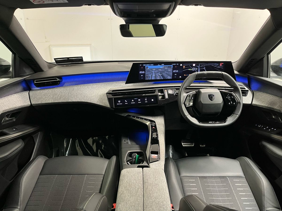 2025 Peugeot 3008 GT EV 73kWh 210BHP - Reversing Camera - Ambient Lighting - Sat Nav - Climate Control - Heated Seats/Steering Wheel - Keyless Start - Apple CarPlay/Android Auto €35,450