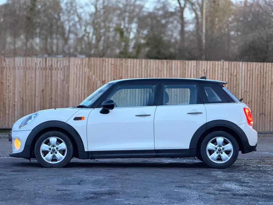 2015 MINI Hatch - image 19