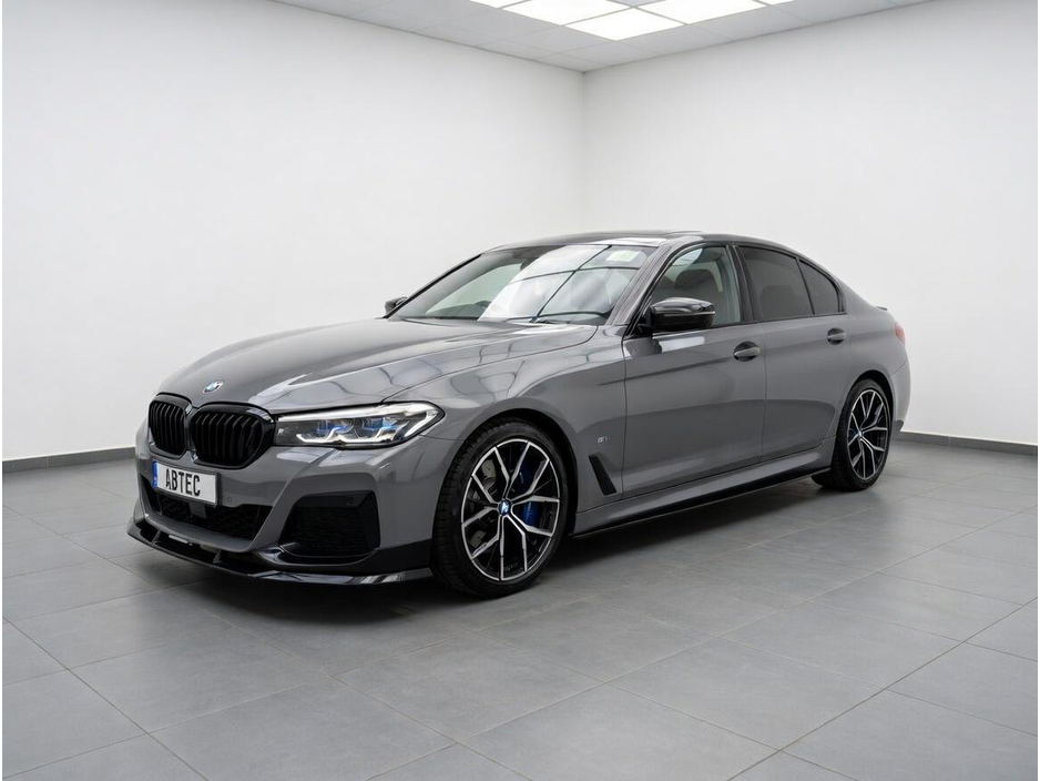 2021 BMW 5 Series - image 4