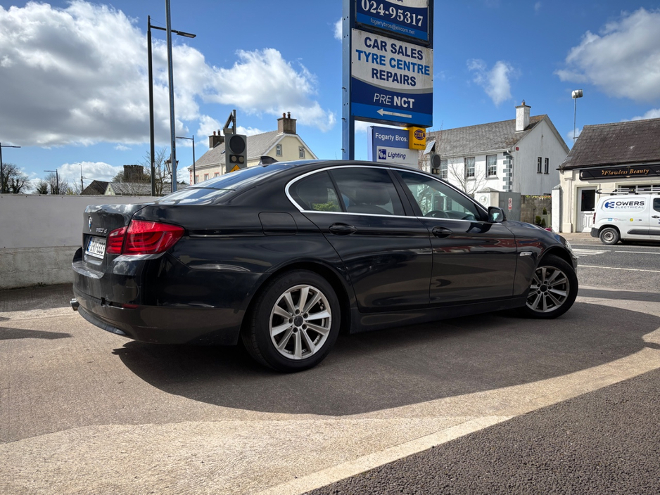 2012 BMW 5 Series - image 2