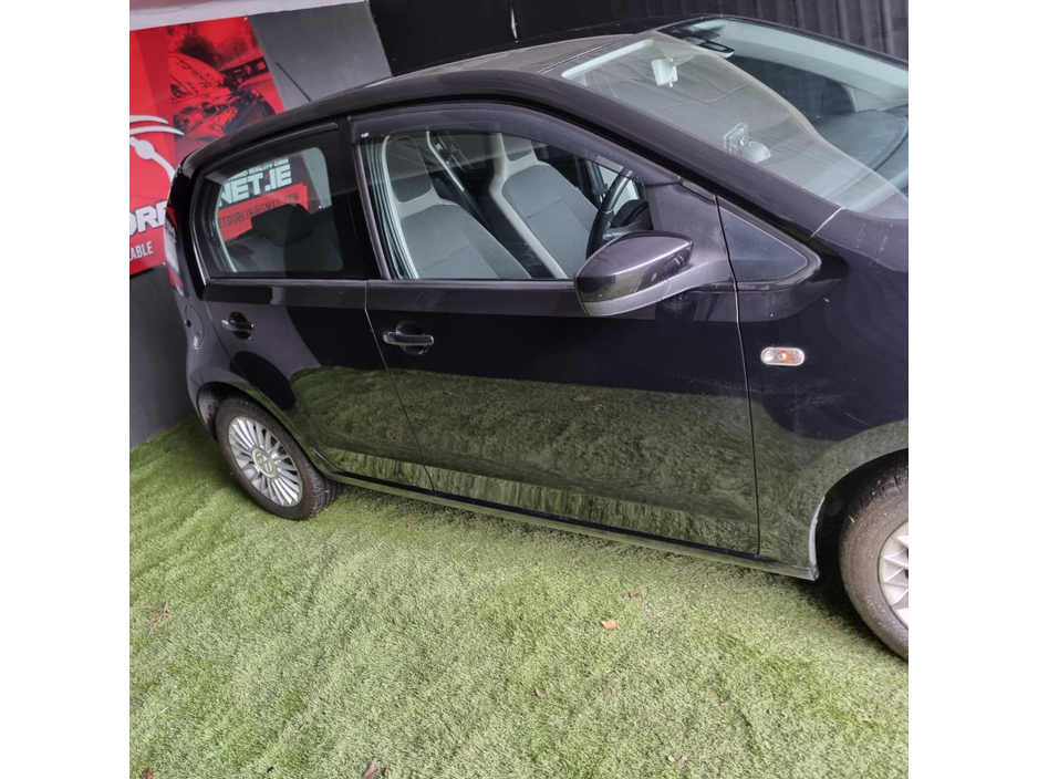 2014 Volkswagen up! - image 6