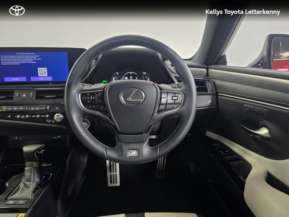 2024 Lexus ES 300 H - image 9
