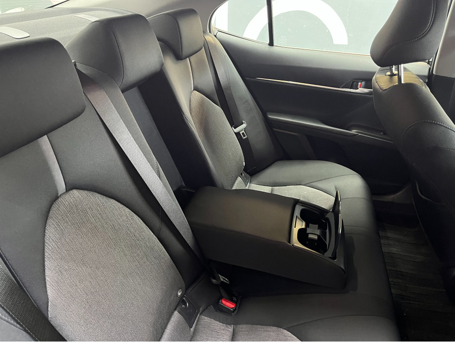 2022 Toyota Camry - image 13