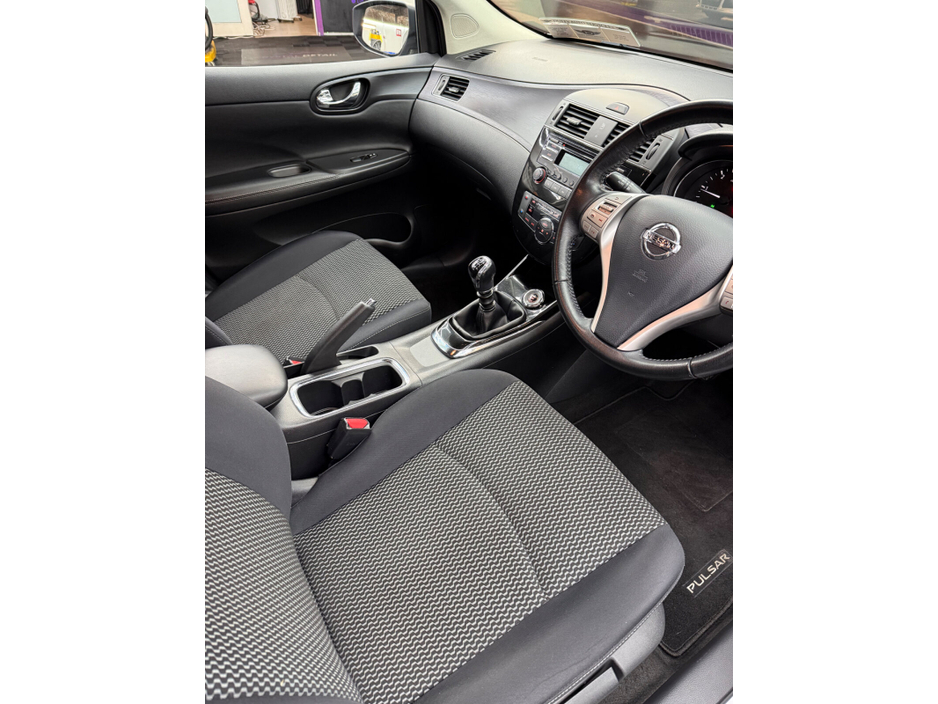 2015 Nissan Pulsar - image 9