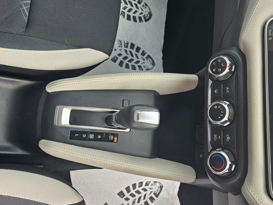 2022 Nissan Micra - image 19