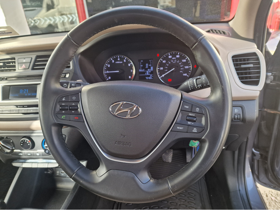 2015 Hyundai i20 - image 16