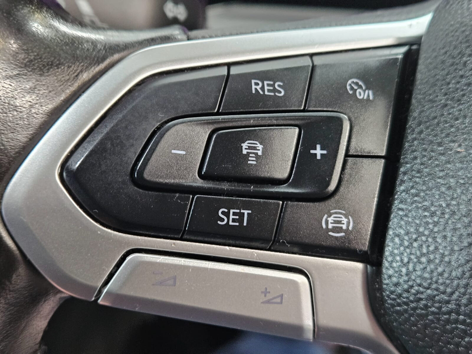 2020 Volkswagen Golf - image 9